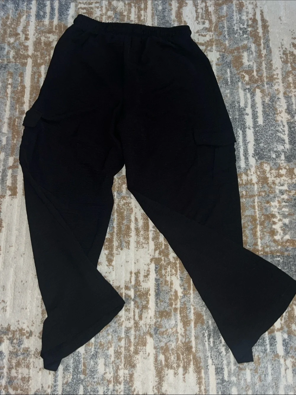 Black Button-Front V-Neck Cropped Tank Top & Black Pants Set